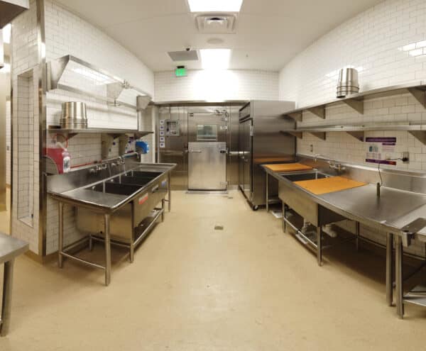 Asada Kitchen 2 CrownCrete U 818 CrownQuartz Creme